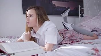 Играть Анальный пасынок трахает мачеху и ее лучшую подругу