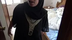 تشغيل كس الجار المسلم المشعر رطب مع شخ حار
