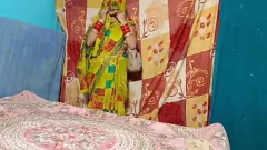 play Debut en el estilo Dogi Style de Desi Newlywed: Video de la mierda de primer tiempo indio