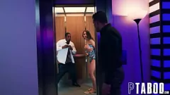 Jouer Teen Gizelle Blanco en tricochée interraciale avec Isiah Maxwell et Codey Steele