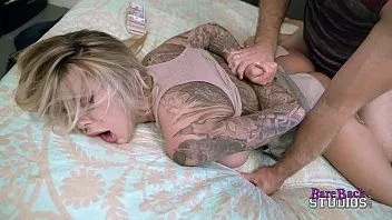 Abspielen Meine Stripper-Stieftochter wird hart gefickt und liebt es - karma rx