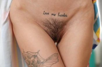 Porno Yıldızı Adele Unicorn